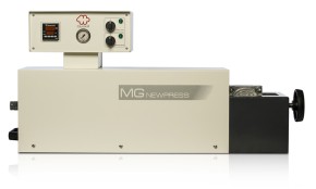MG NEWPRESS Spritzgussgerät für thermoplastische Kunststoffe im Set